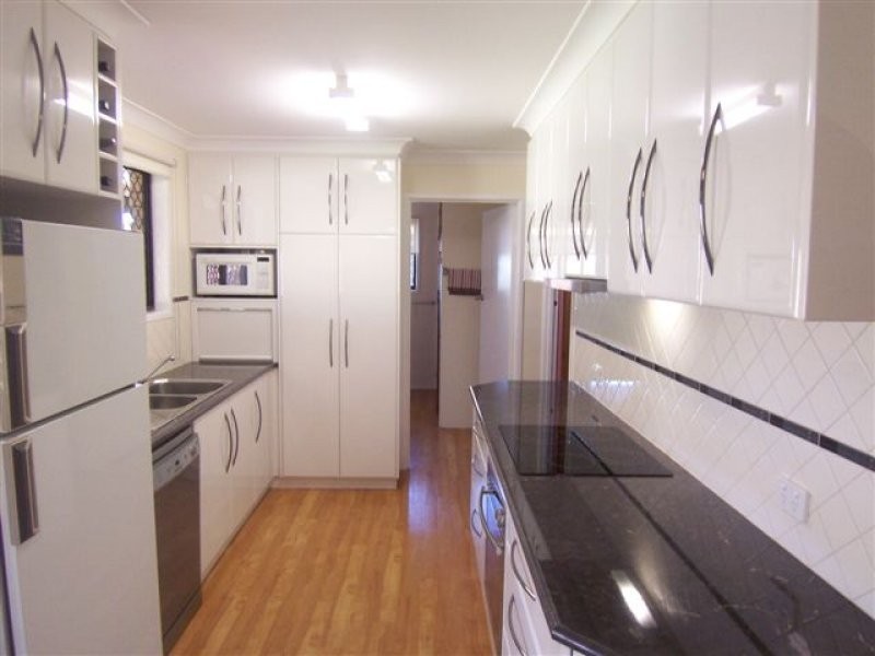 48 Cleary Street, Centenary Heights QLD 4350