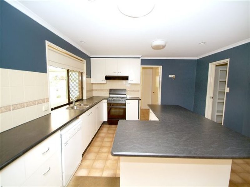 5 Esperanto Court, Kearneys Spring QLD 4350