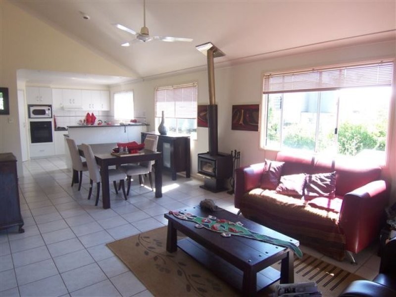 36a Rhyde Street, Mount Lofty QLD 4350