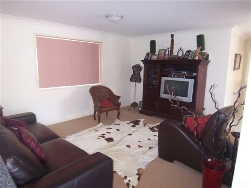 36a Rhyde Street, Mount Lofty QLD 4350