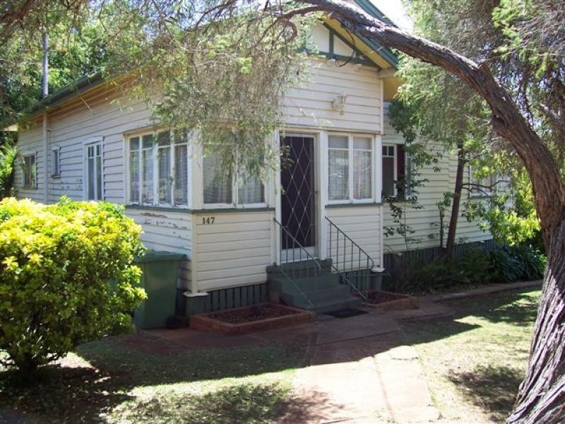 147 South Street, South Toowoomba QLD 4350
