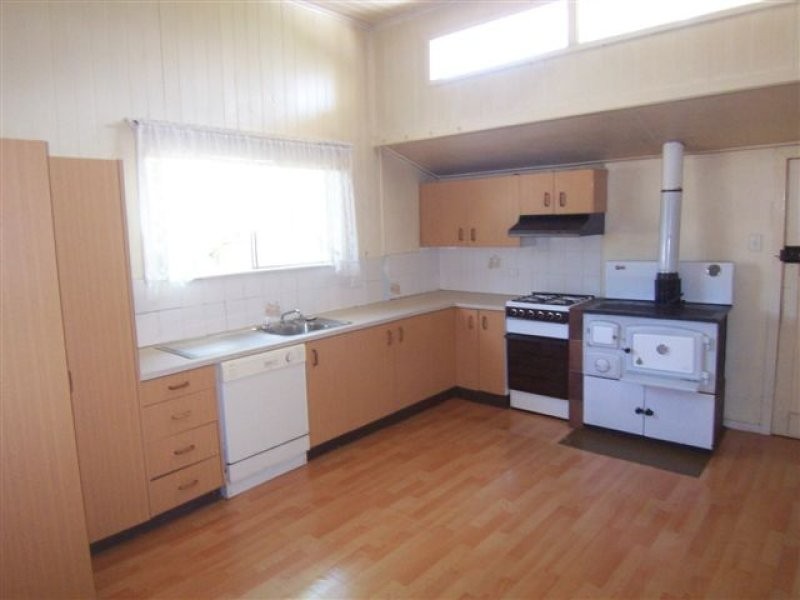 147 South Street, South Toowoomba QLD 4350