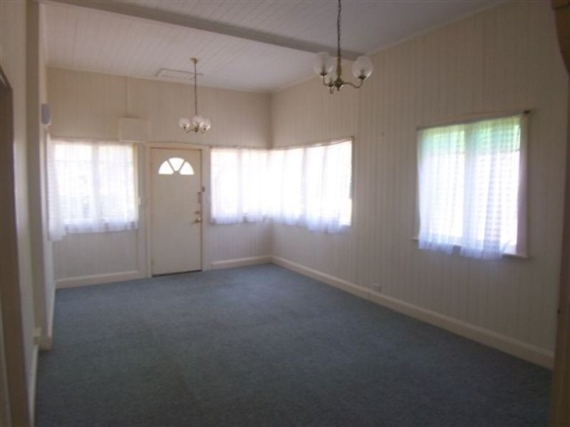 147 South Street, South Toowoomba QLD 4350