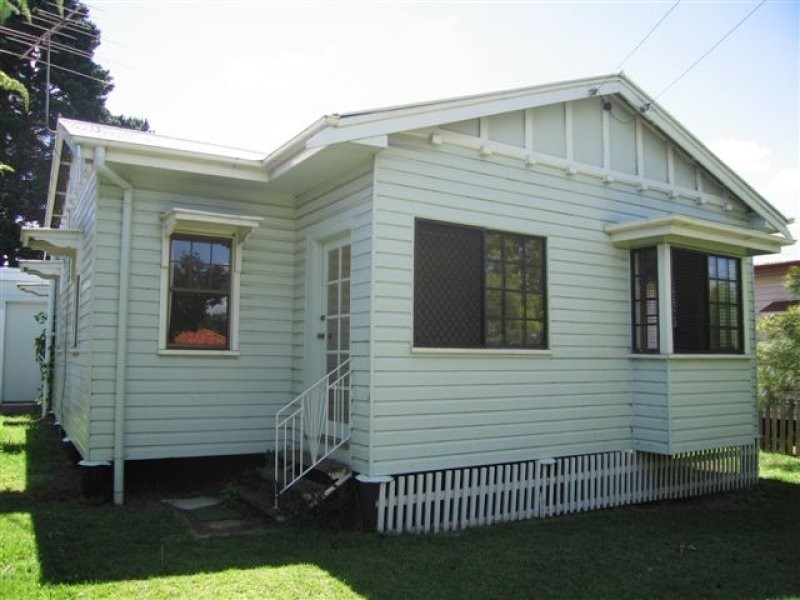 203 West Street, Harristown QLD 4350