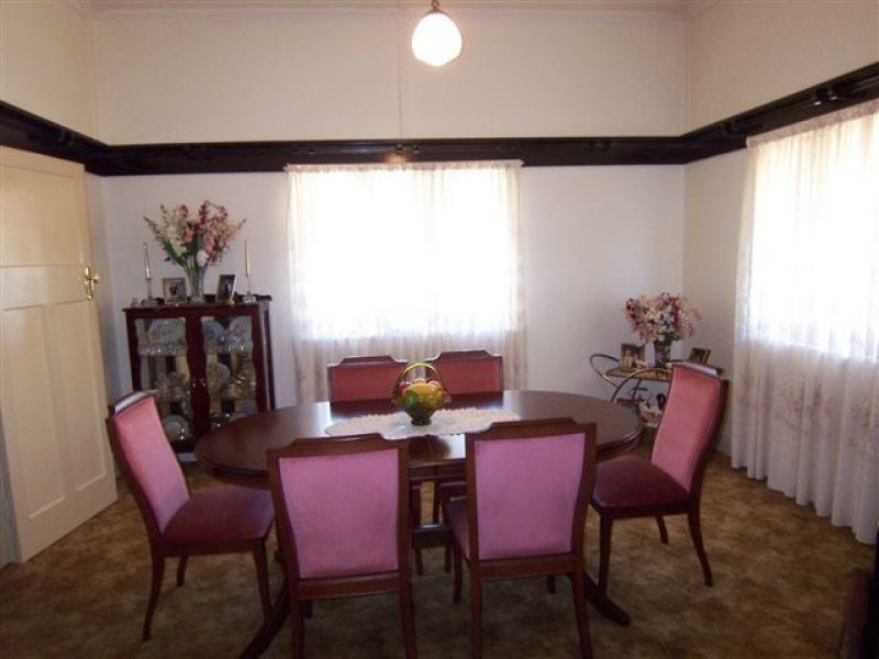 44 Taylor Street, Newtown QLD 4350