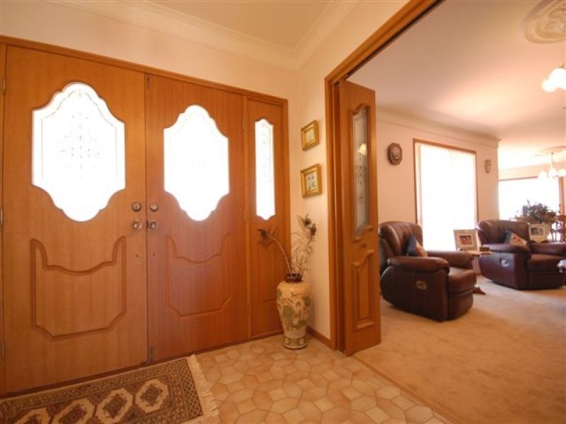 8 Katim Court, Cotswold Hills QLD 4350