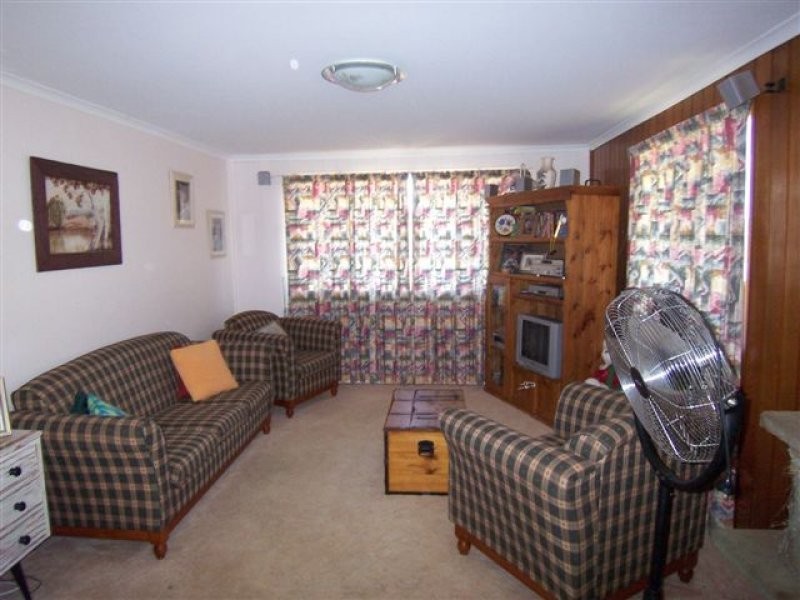 3 Gordon Avenue, Rockville QLD 4350