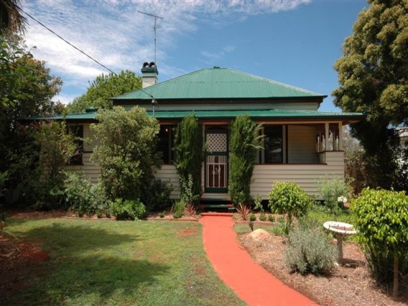36 Ipswich Street, East Toowoomba QLD 4350