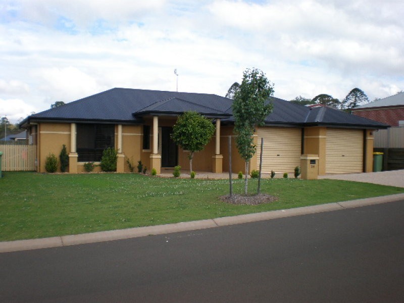 24 Scullin Street, Middle Ridge QLD 4350
