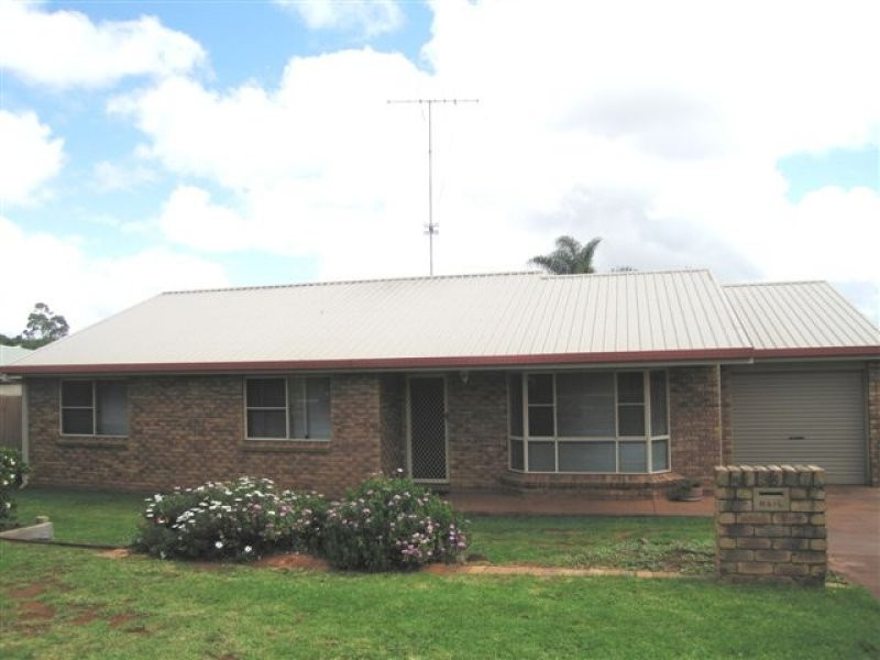 35 Lorraine Crescent, Centenary Heights QLD 4350