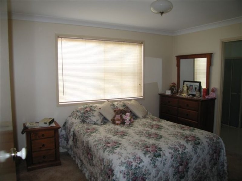 35 Lorraine Crescent, Centenary Heights QLD 4350