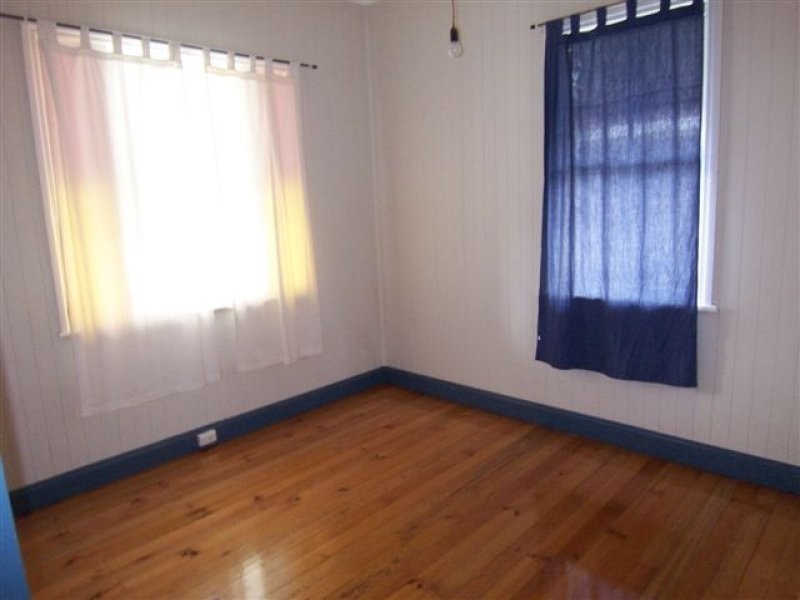 12 Atkinson Street, South Toowoomba QLD 4350