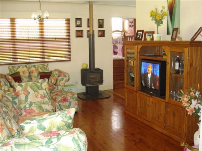 34 Hoey Street, Kearneys Spring QLD 4350
