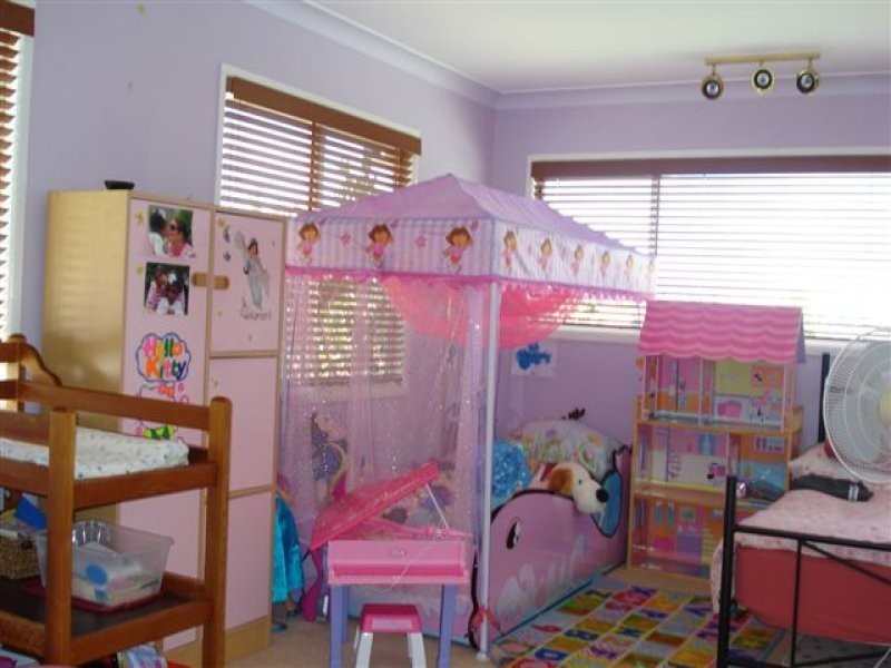 34 Hoey Street, Kearneys Spring QLD 4350