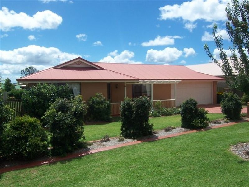 21 Chelwyn Street, Middle Ridge QLD 4350