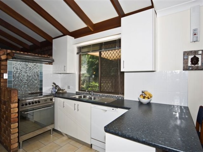 9 Diane Court, Centenary Heights QLD 4350