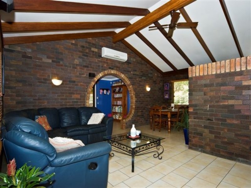 9 Diane Court, Centenary Heights QLD 4350