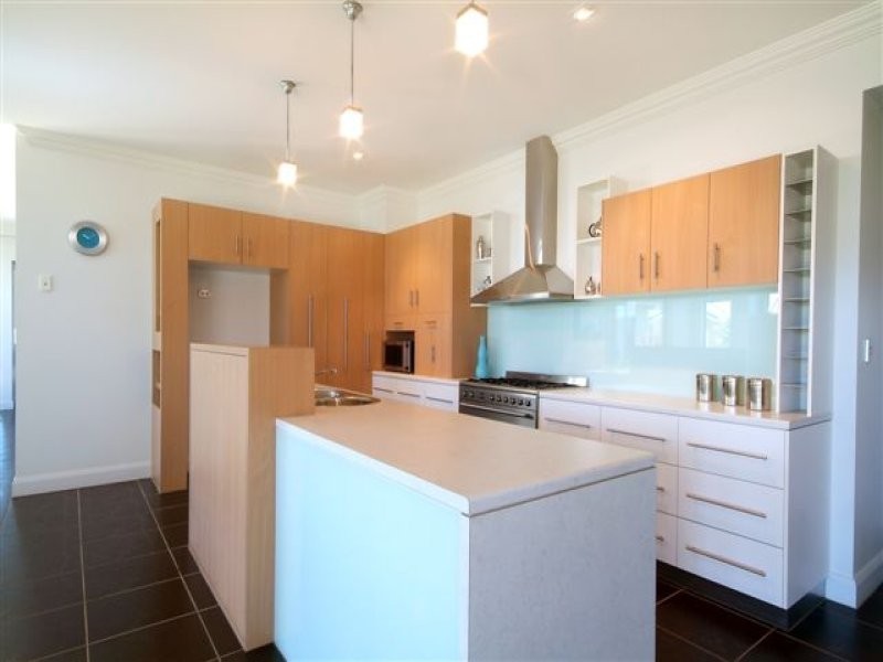 351 Ramsay Street, Middle Ridge QLD 4350