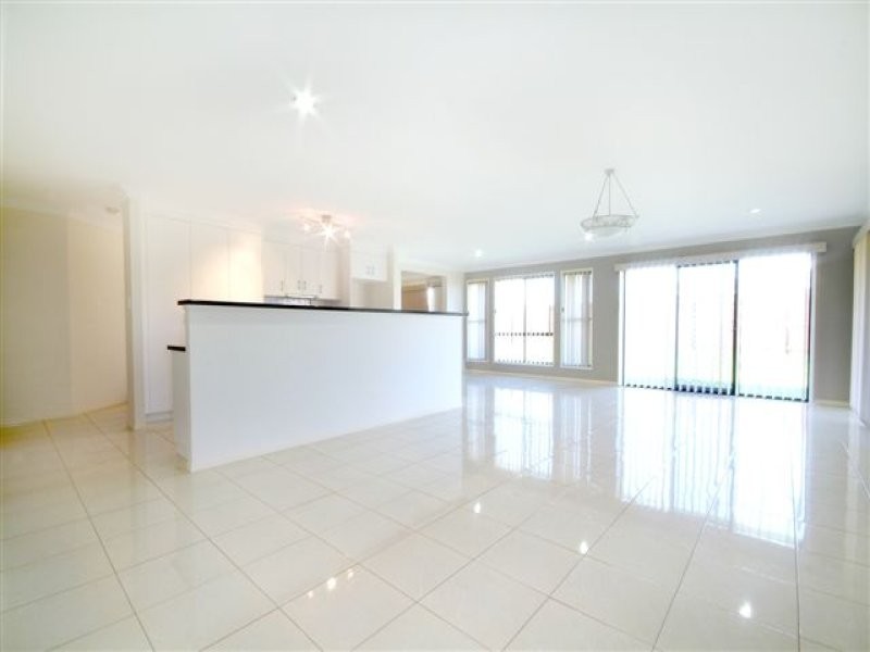 5 Krefter Crescent, Highfields QLD 4352