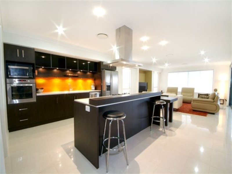 28 Saba Court, Middle Ridge QLD 4350