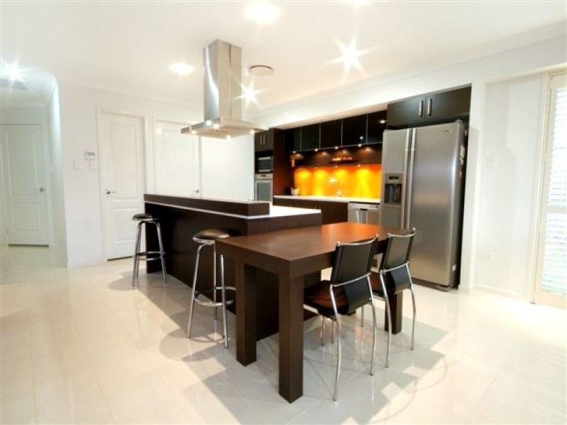 28 Saba Court, Middle Ridge QLD 4350