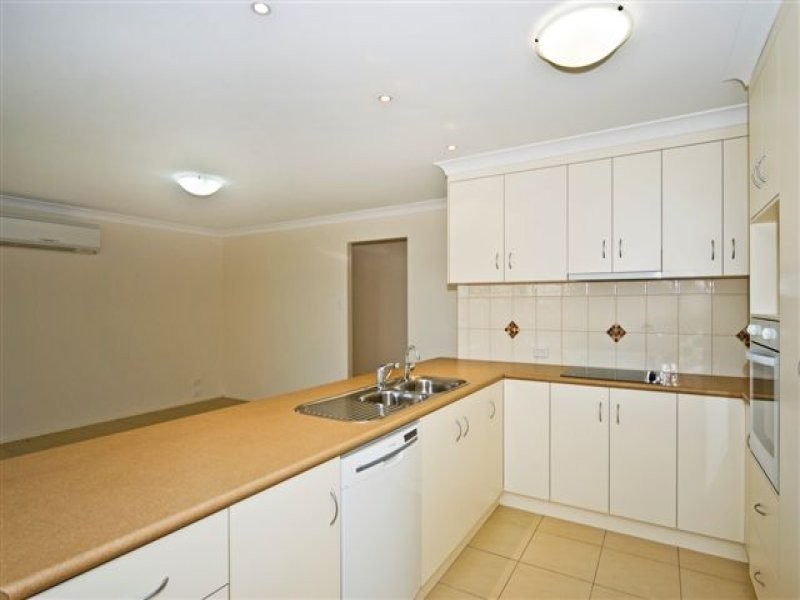 22 Manooka Crescent, Highfields QLD 4352