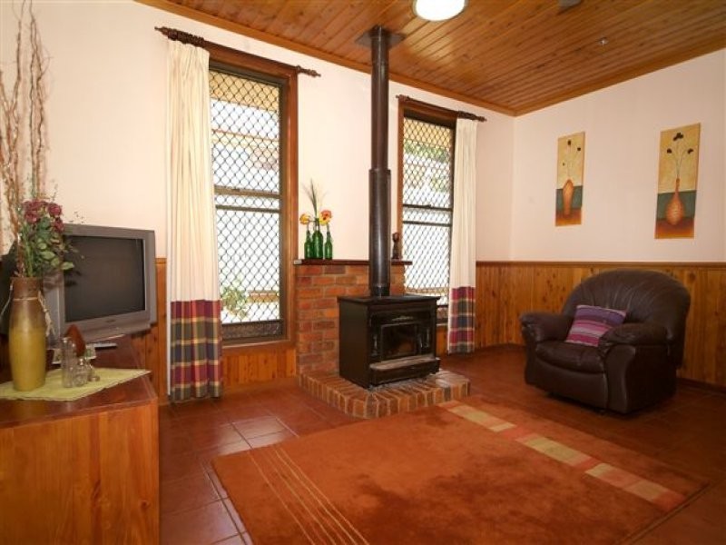 15 Beer Court, Kearneys Spring QLD 4350