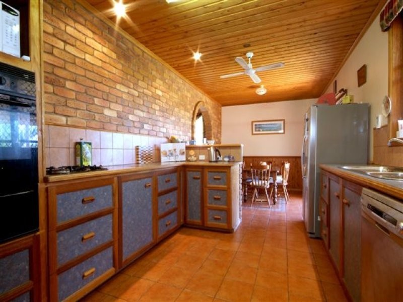 15 Beer Court, Kearneys Spring QLD 4350