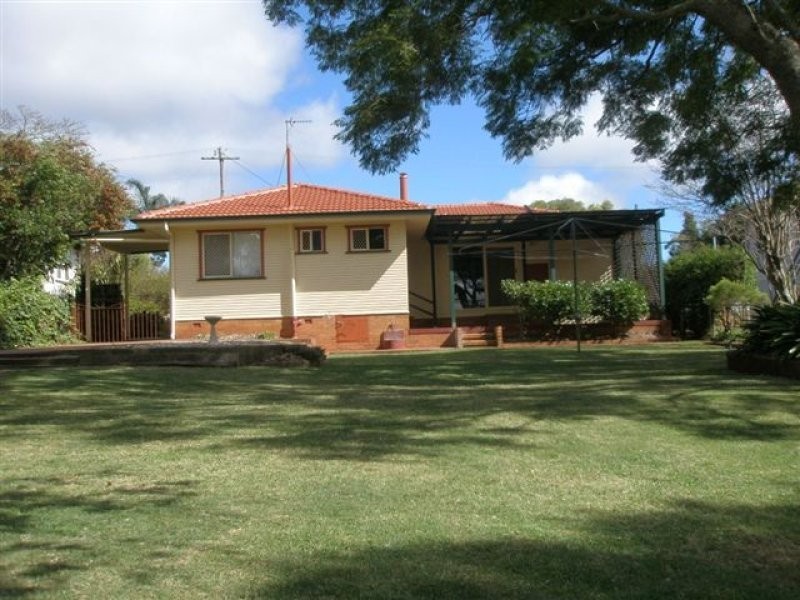 16 Schloss Street, Centenary Heights QLD 4350