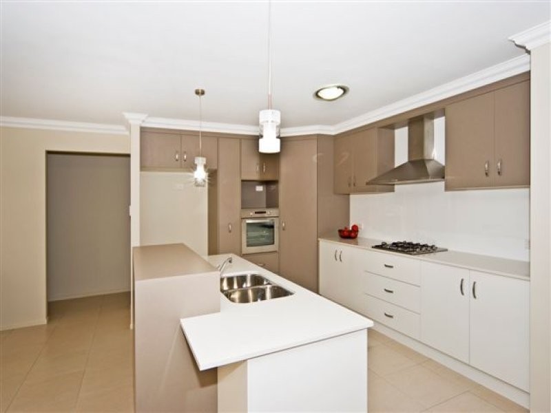 38 Saba Court, Middle Ridge QLD 4350
