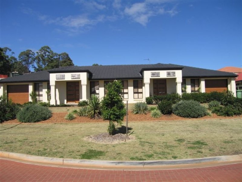 8 Willowburn Drive, Rockville QLD 4350