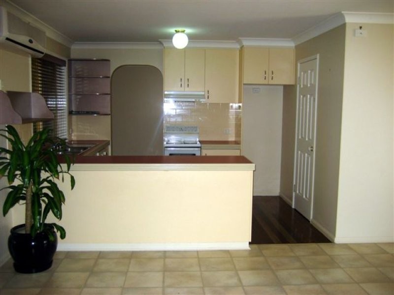 12 Windorah Close, Glenvale QLD 4350