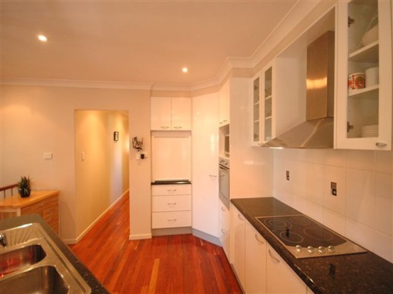 21 Bingara Street, Mount Lofty QLD 4350