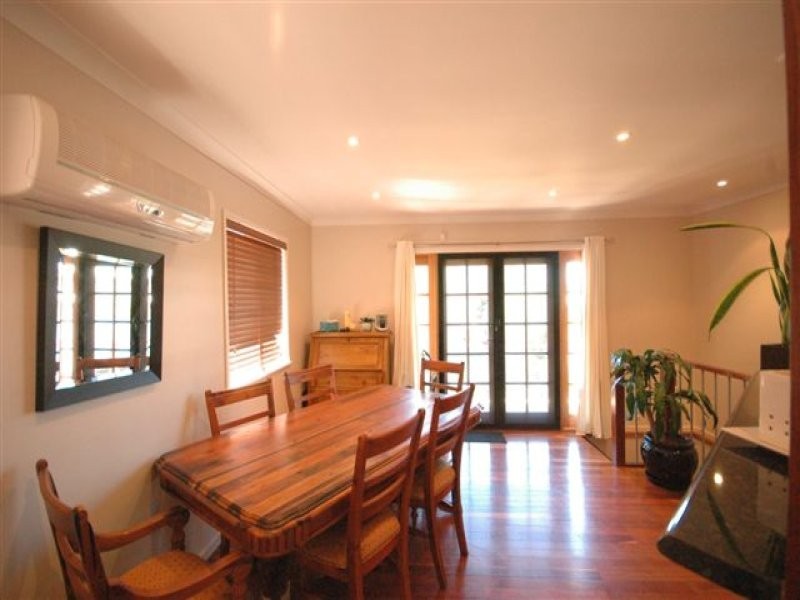 21 Bingara Street, Mount Lofty QLD 4350