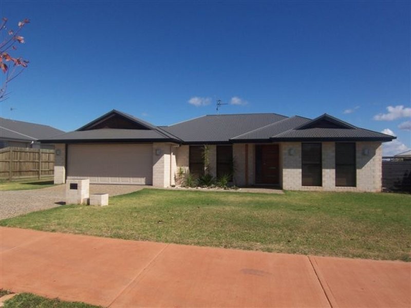 40 Nioka Drive, Highfields QLD 4352