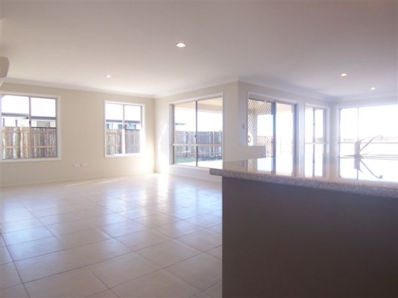 8 Bunkers Hill School Road, Westbrook QLD 4350