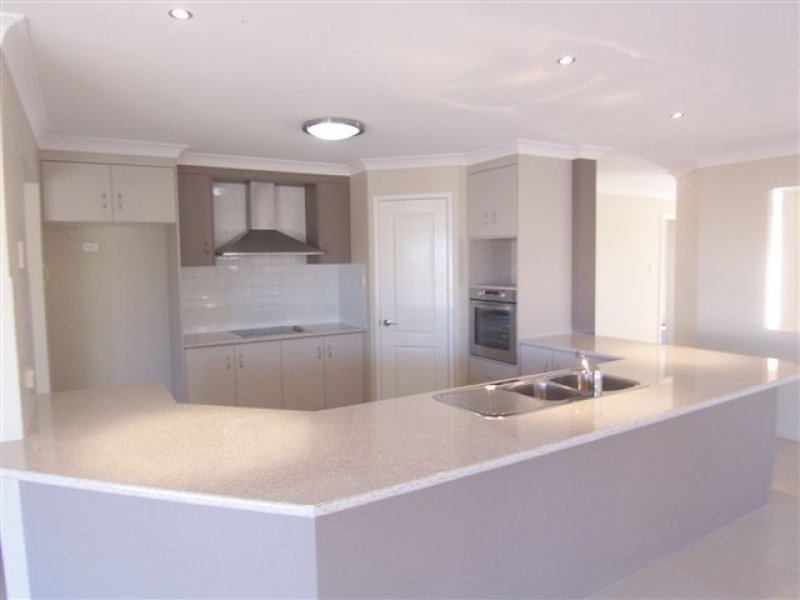 8 Bunkers Hill School Road, Westbrook QLD 4350