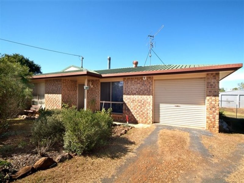 8 Lawmere Court, Kingsthorpe QLD 4400