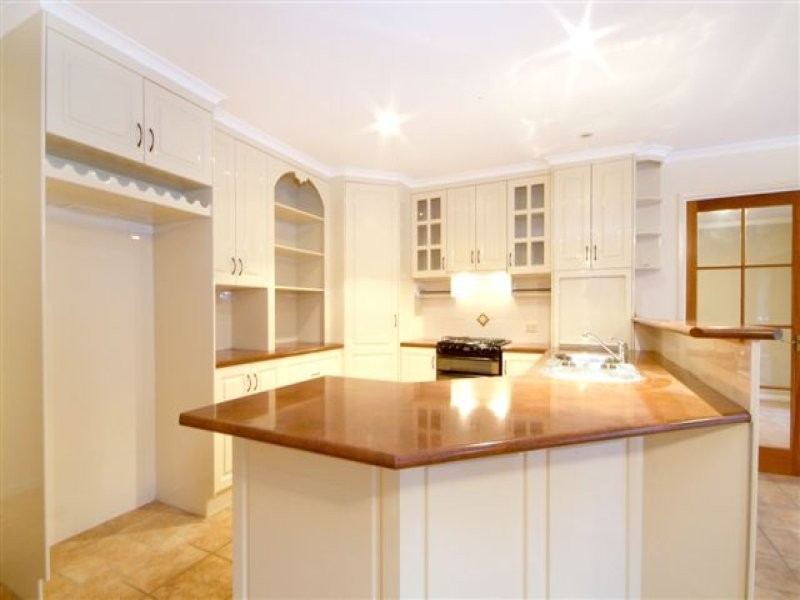 6 Shorelands Drive, Withcott QLD 4352