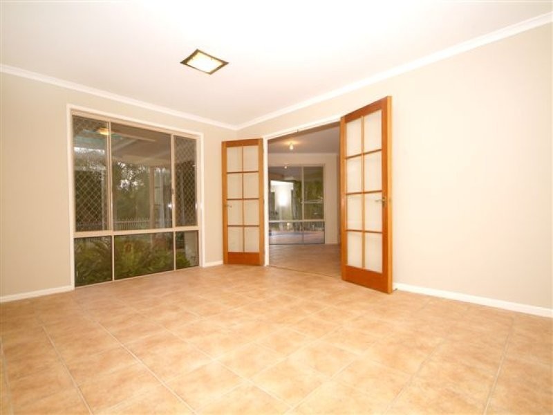 6 Shorelands Drive, Withcott QLD 4352