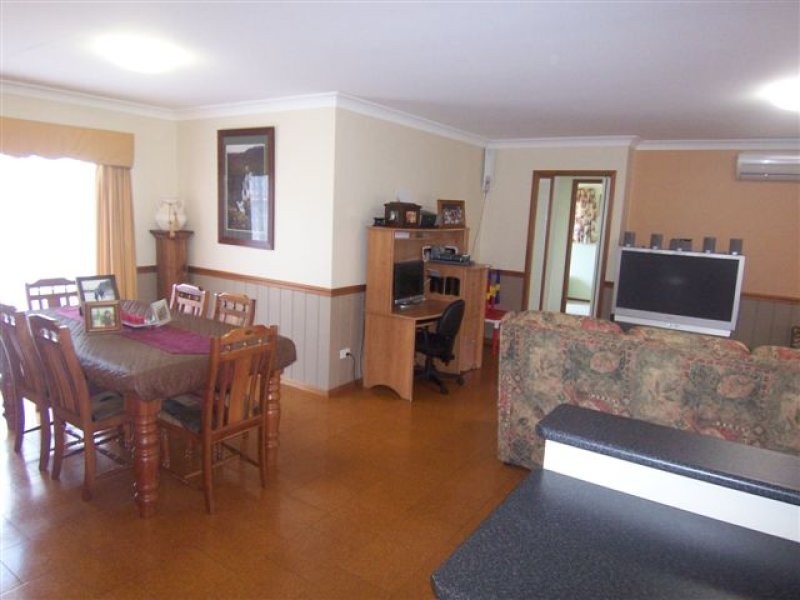11 Hanna Court, Westbrook QLD 4350