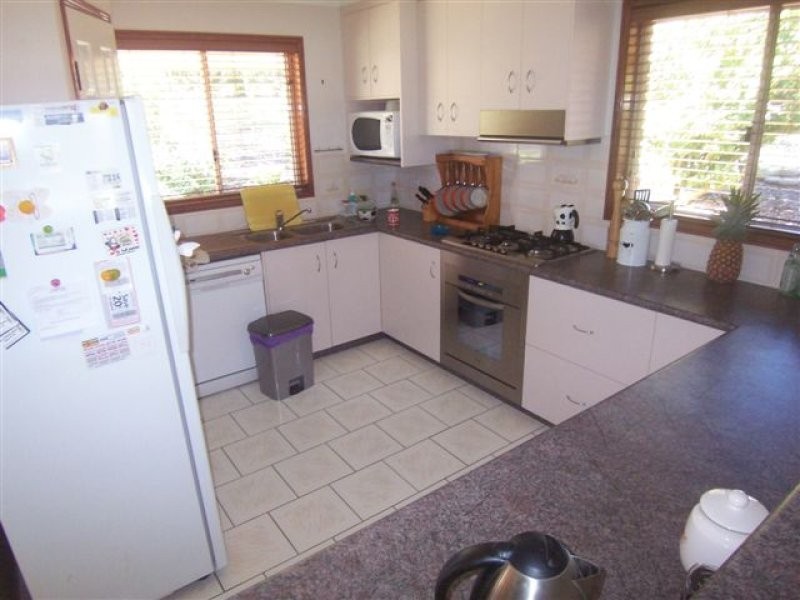 11 Palmer Drive, Highfields QLD 4352