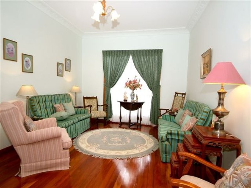 4 Poinsettia Court, Middle Ridge QLD 4350