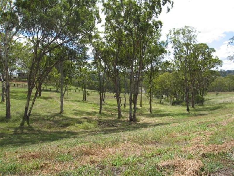 303 Kearney Street, Top Camp QLD 4350