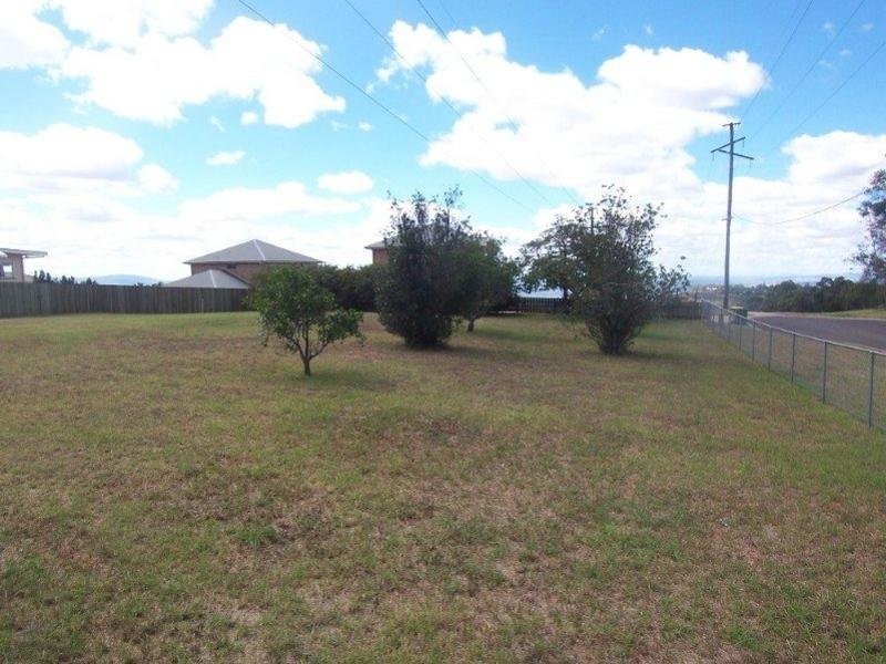 22 Mackenzie Street, Mount Lofty QLD 4350