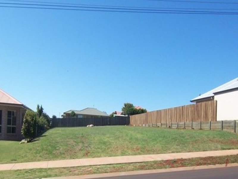 113 Nelson Street, Middle Ridge QLD 4350