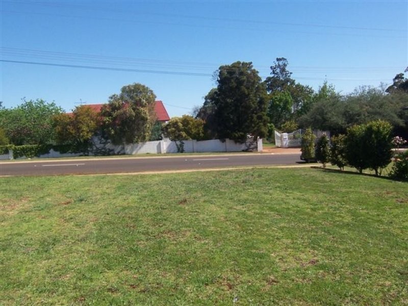 113 Nelson Street, Middle Ridge QLD 4350