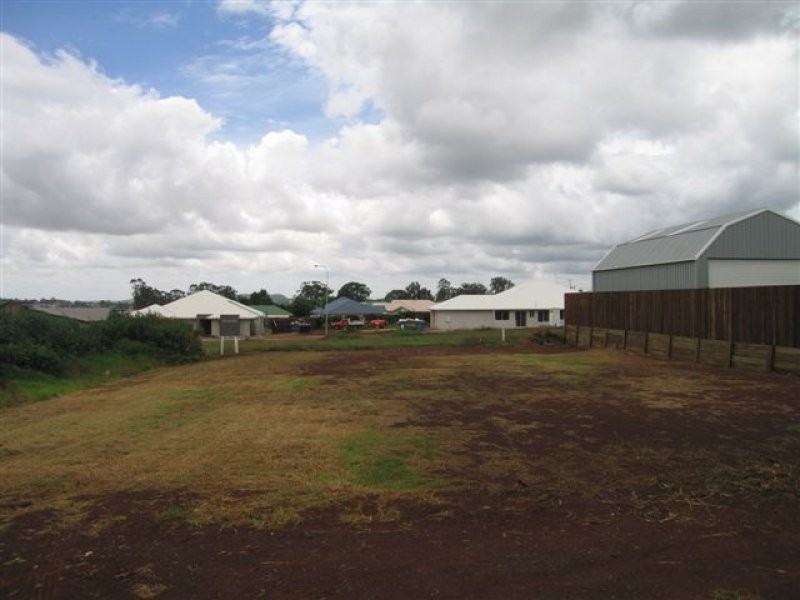 5 Saba Court, Middle Ridge QLD 4350