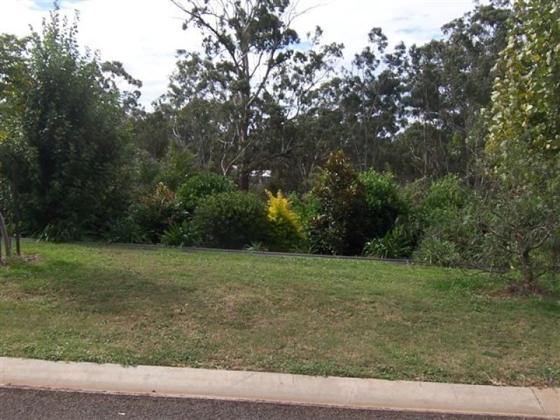 6 Jackson Close, Highfields QLD 4352