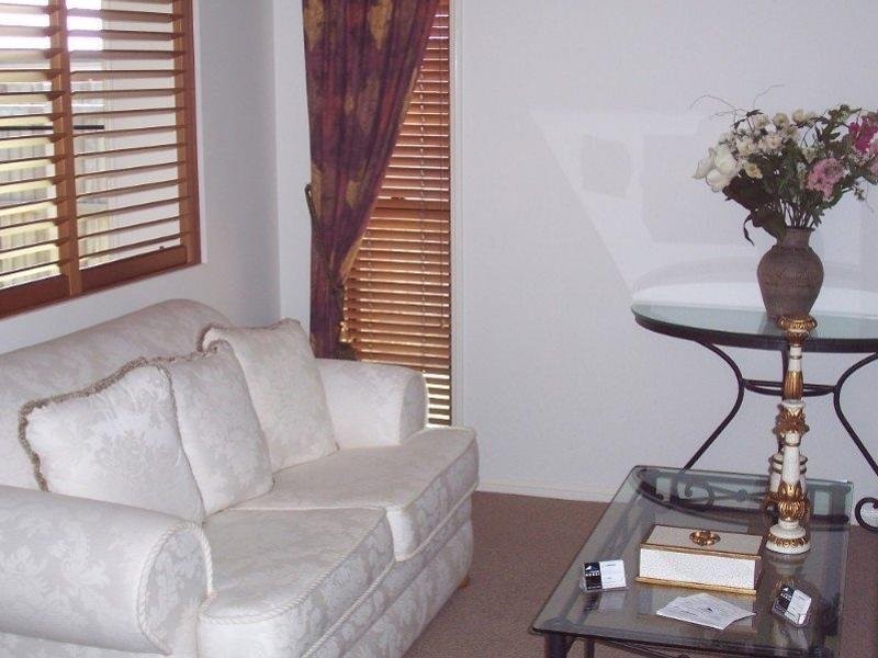 407 West Street, Kearneys Spring QLD 4350